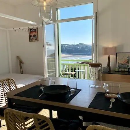 Appartement Studio Lumineux Sur Balcon Avec Vue Mer Et Plage *