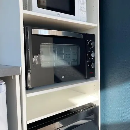 Appartement Studio Lumineux Sur Balcon Avec Vue Mer Et Plage *