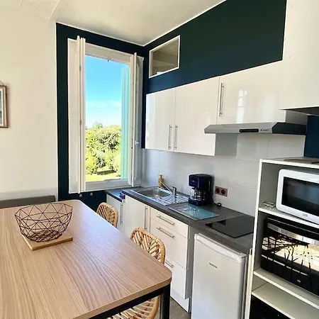 Appartement Studio Lumineux Sur Balcon Avec Vue Mer Et Plage *