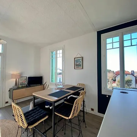 Studio Lumineux Sur Balcon Avec Vue Mer Et Plage Appartement *